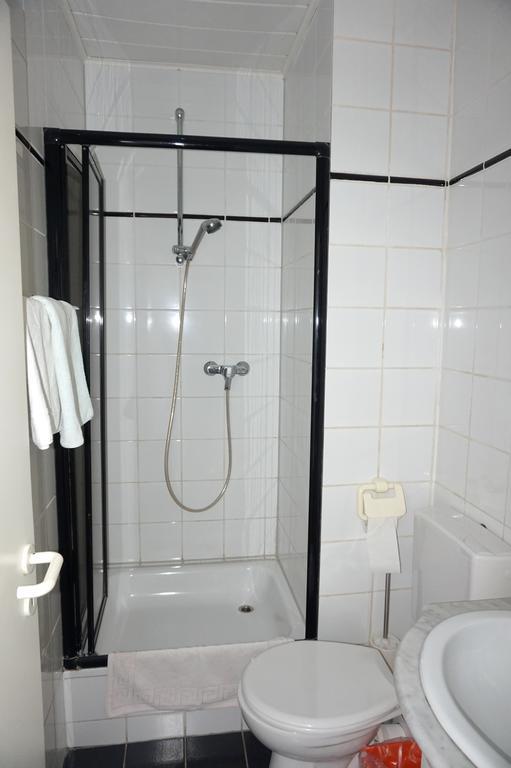 Artus Hotel Düsseldorf Buitenkant foto