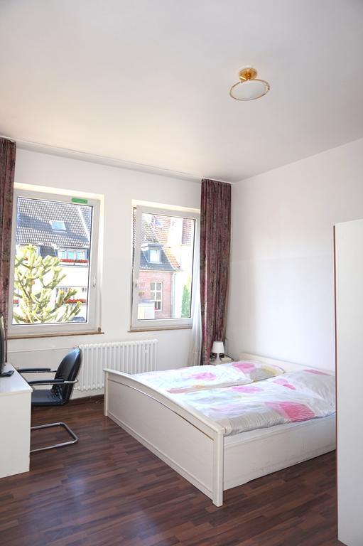 Artus Hotel Düsseldorf Buitenkant foto